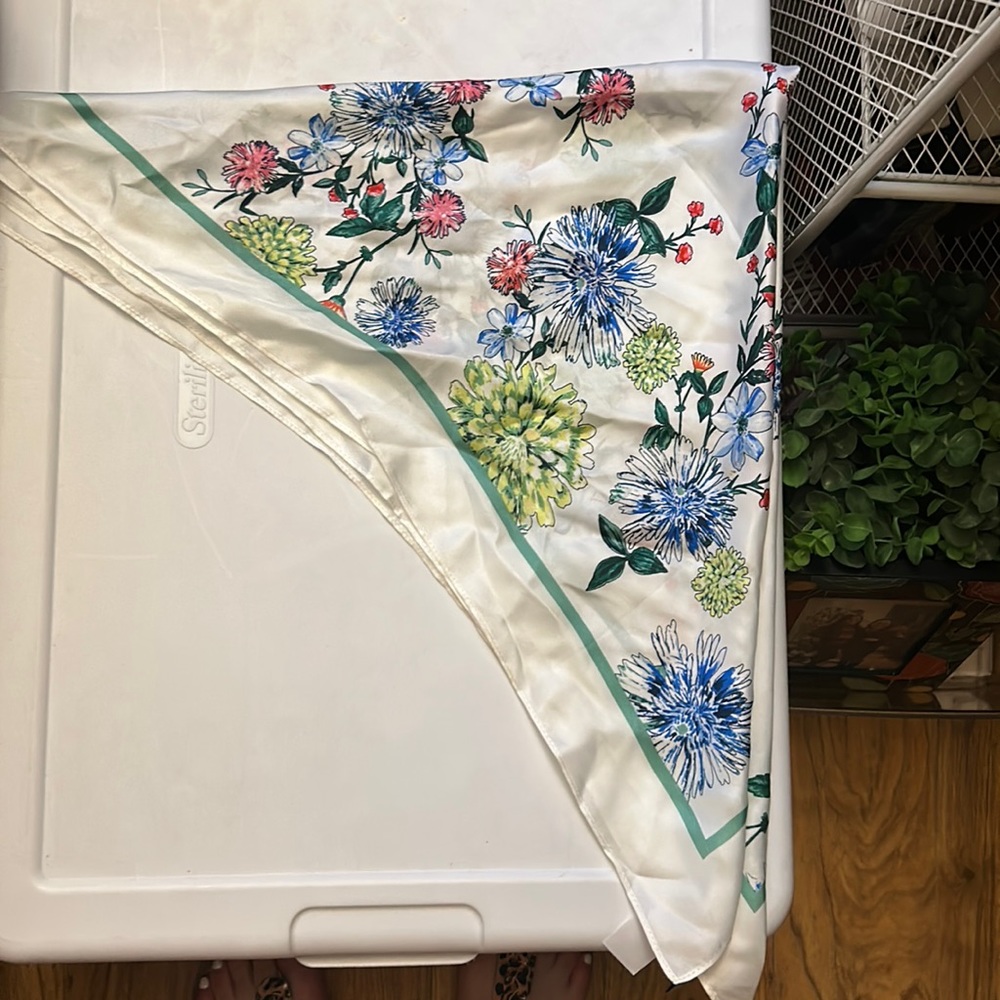 LOFT FLORAL SCARF